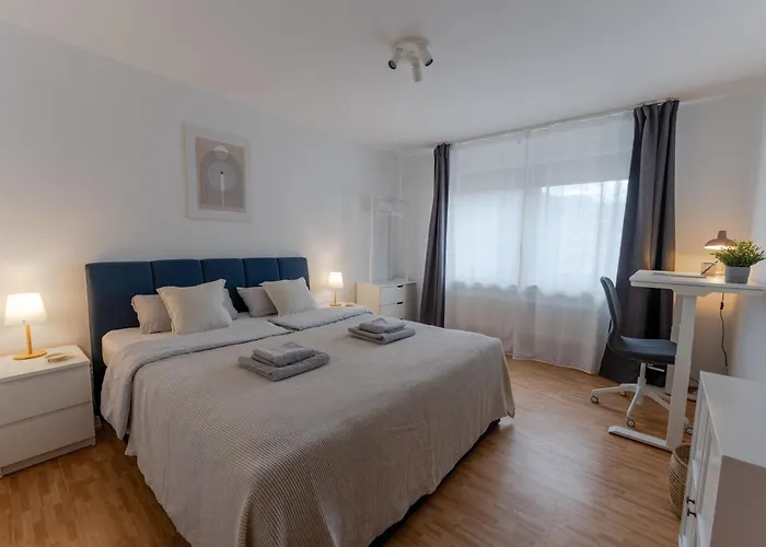 Stadtkern - Kingsize - 24H Check In - Arbeitsplatz - Nespresso - Vollausgestattet