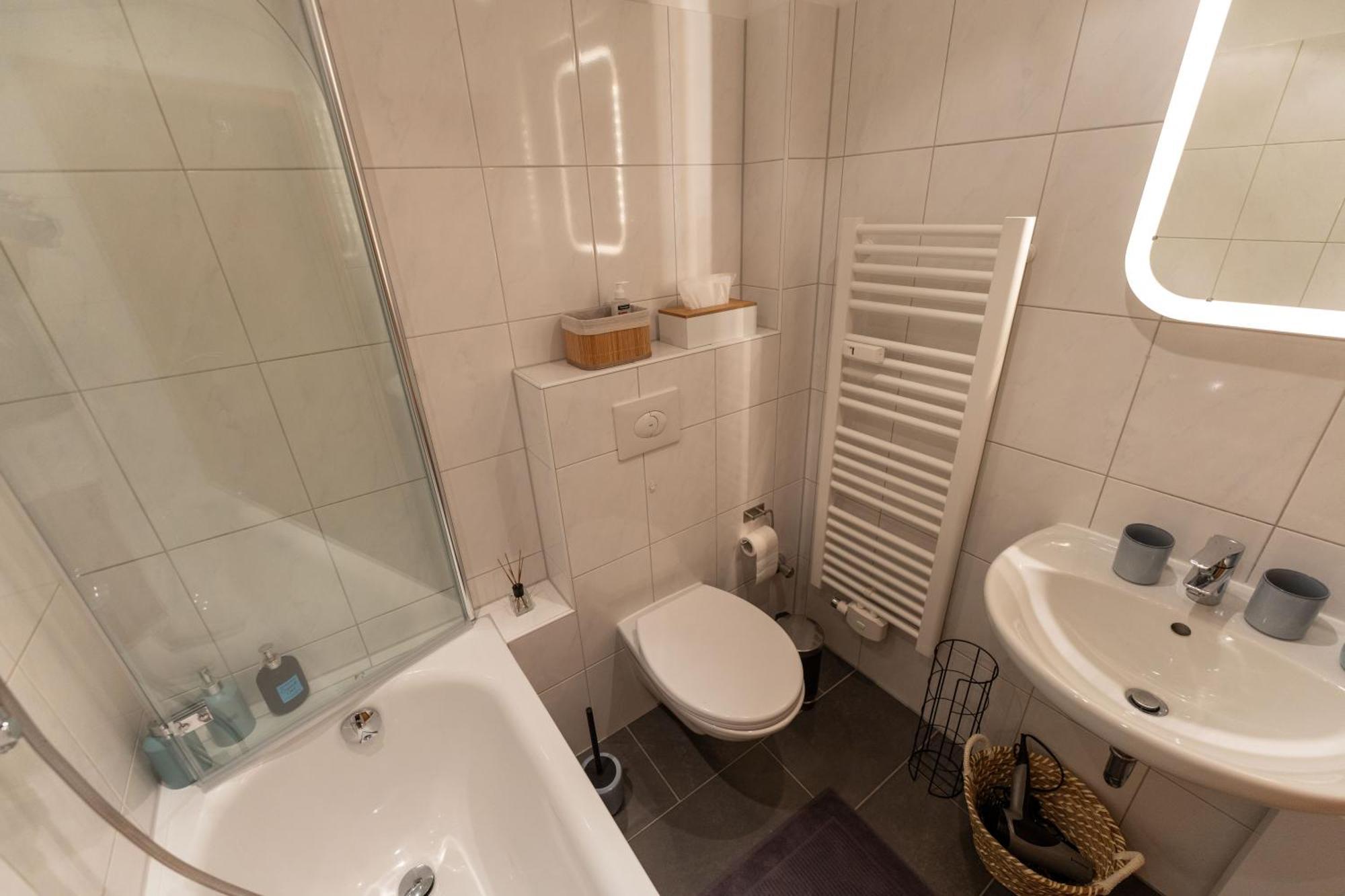 Stadtkern - Kingsize - 24h Check In - Arbeitsplatz - Nespresso - Vollausgestattet Essen
