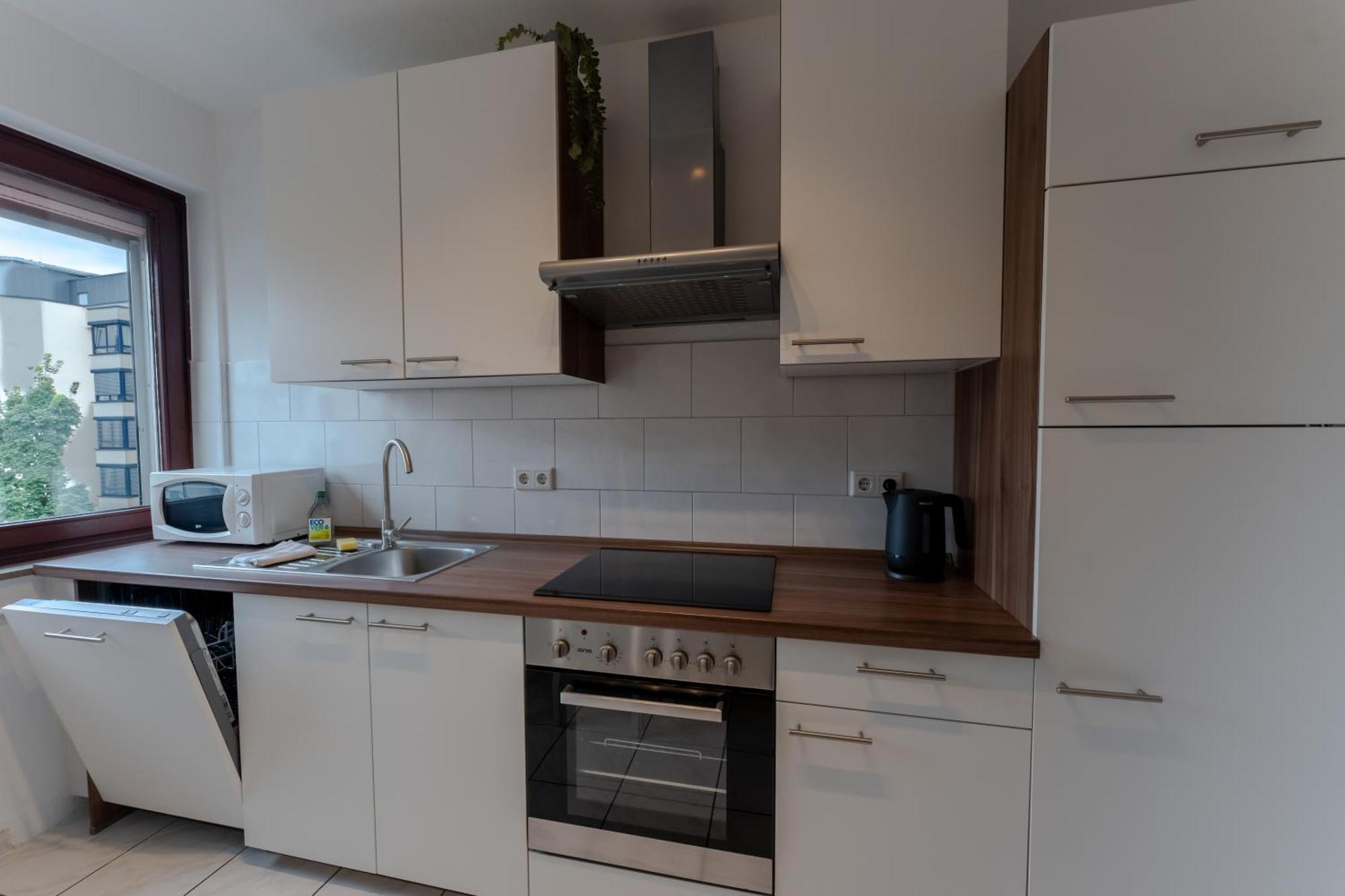 Stadtkern - Kingsize - 24h Check In - Arbeitsplatz - Nespresso - Vollausgestattet * Essen