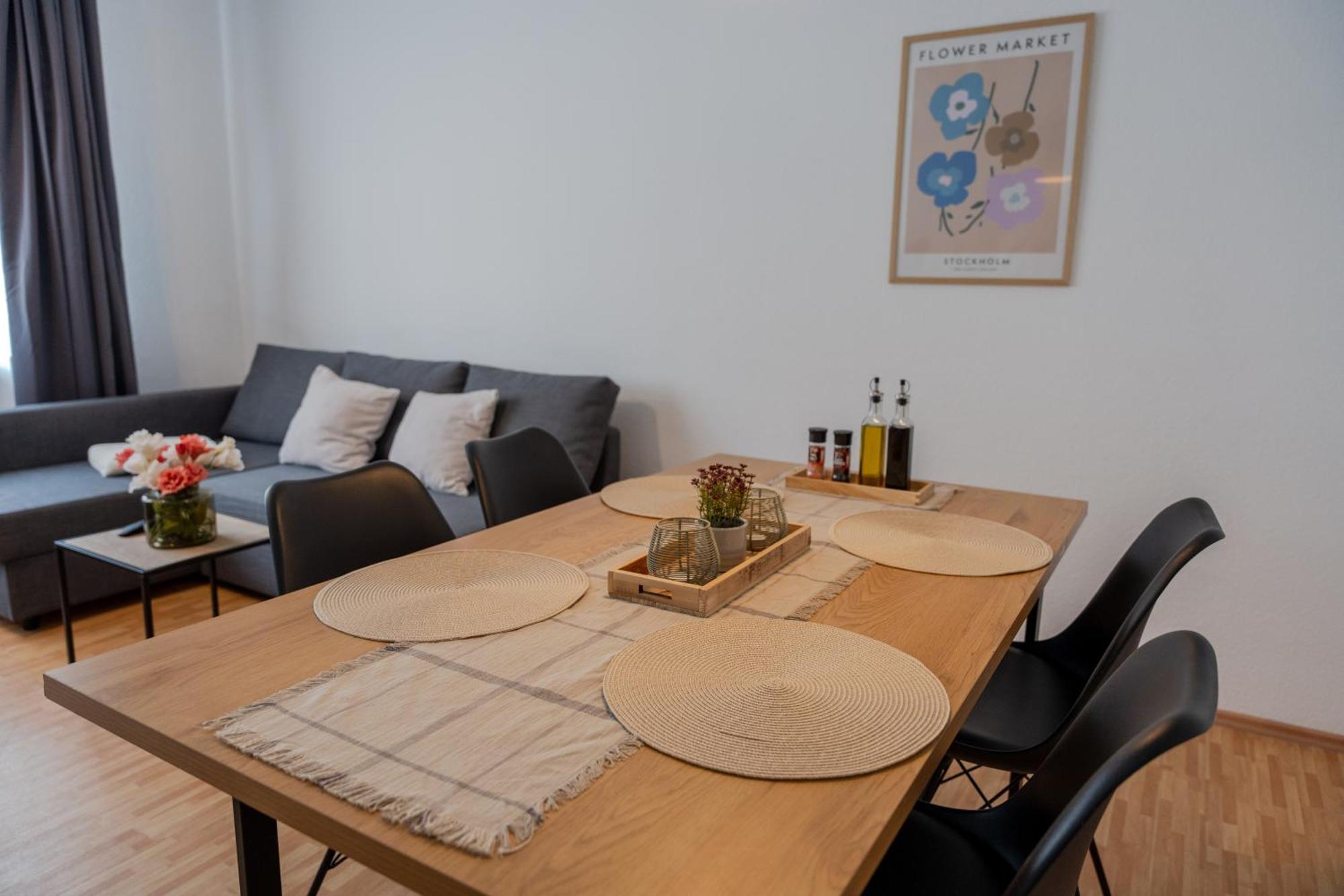 Stadtkern - Kingsize - 24h Check In - Arbeitsplatz - Nespresso - Vollausgestattet * Essen