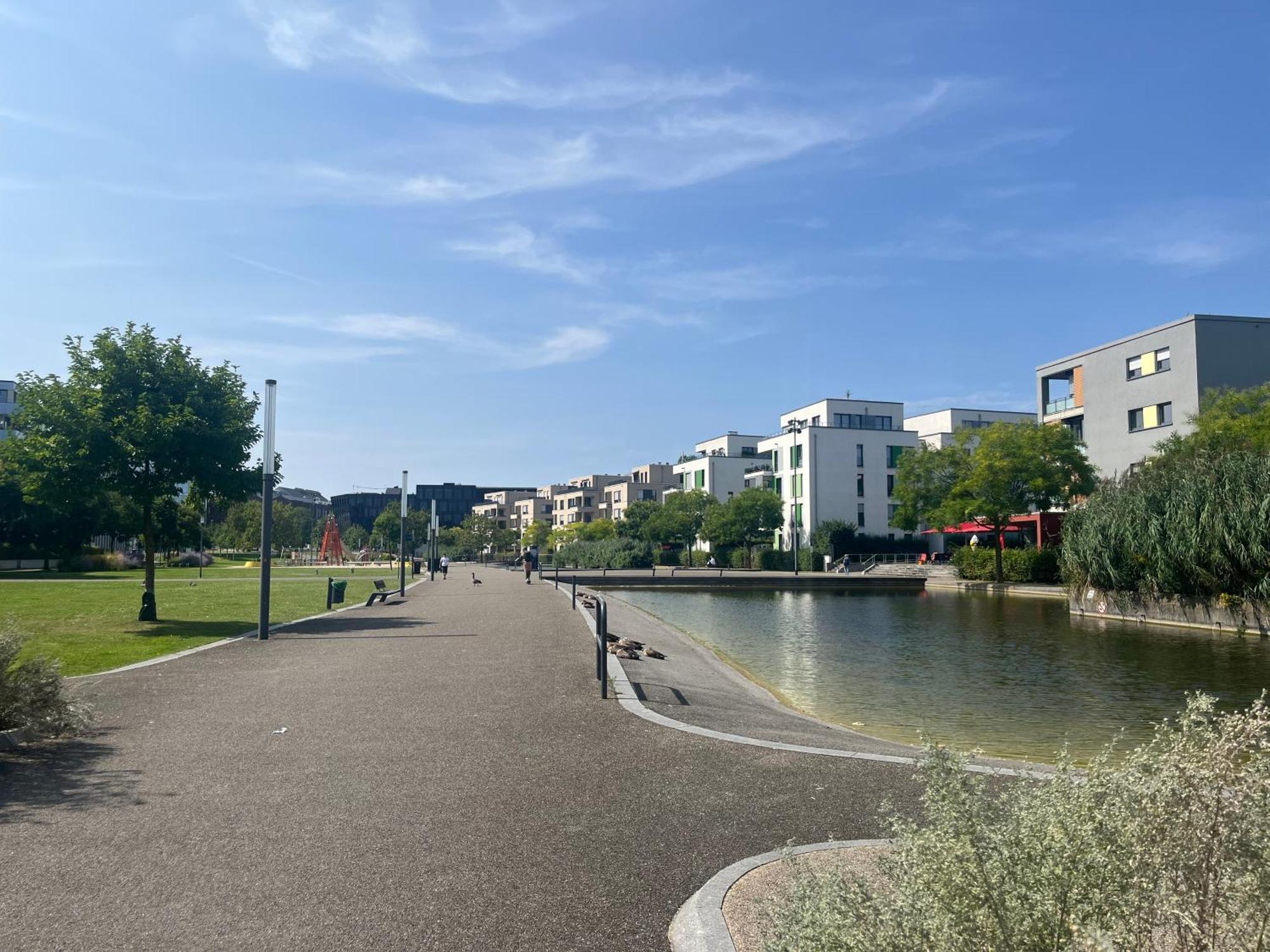 Stadtkern - Kingsize - 24h Check In - Arbeitsplatz - Nespresso - Vollausgestattet * Essen